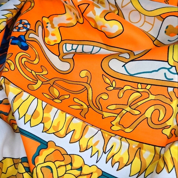 NWOT 100% SILK Scarf 'Flower Cart' Cream, Orange, Blue, Green 130cm Sq. - Picture 4 of 12